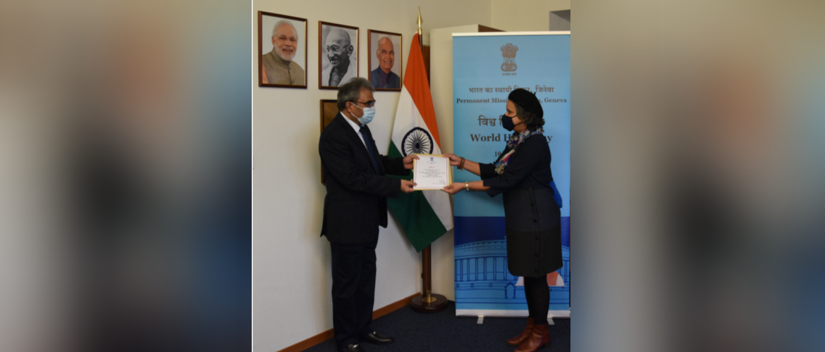  Ambassador Indra Mani Pandey felicitated participants on Hindi Diwas.